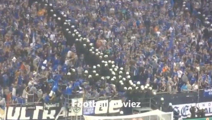 Η επέμβαση της Αστυνομίας για τη σημαία των Σκοπίων