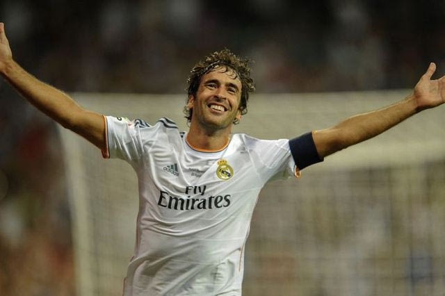 Ο βασιλιάς και η “βασίλισσα” υποκλίθηκαν στον Ραούλ