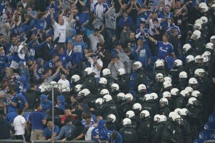 “Λάδι στη φωτιά” ρίχνει η Σάλκε για το πανό