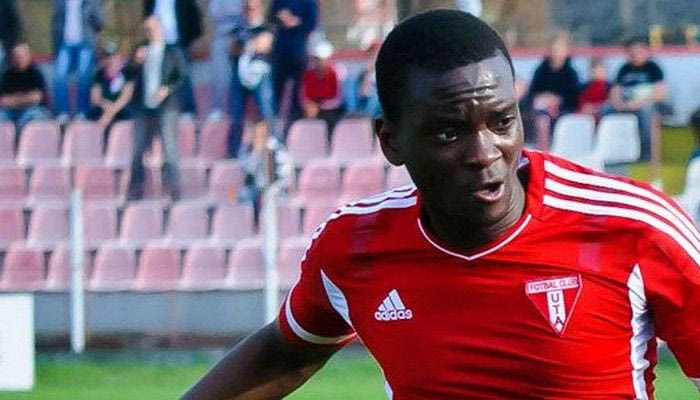 Ενισχύεται με Μοζαμβικανό διεθνή