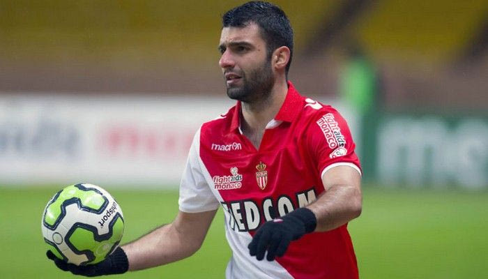 Κολλάει στο οικονομικό του Τζαβέλλα