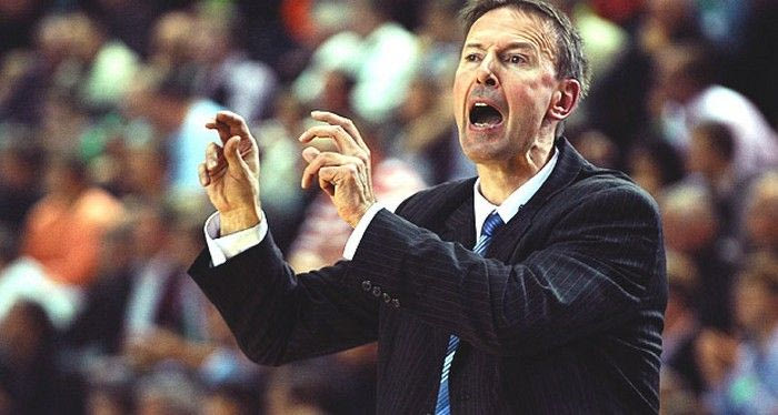 Ανακοίνωσε δωδεκάδα ο Κολέ