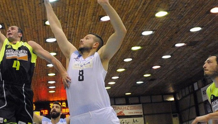 Υπέγραψε ο Άλεξ Βουγιούκας