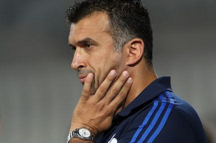 Σφίγγει ο κλοιός