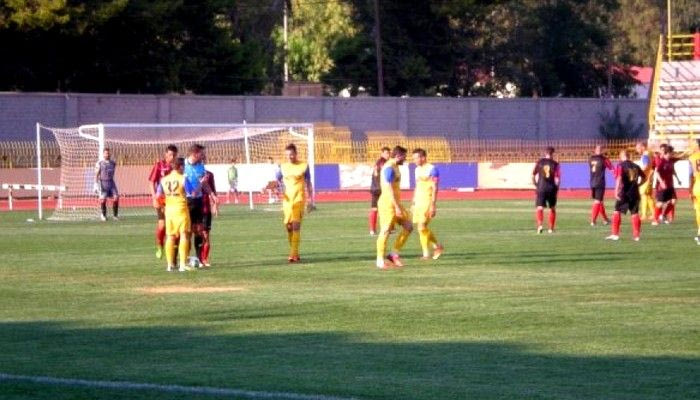 Νίκη επί της Κορίνθου στο ντεμπούτο του Εντό