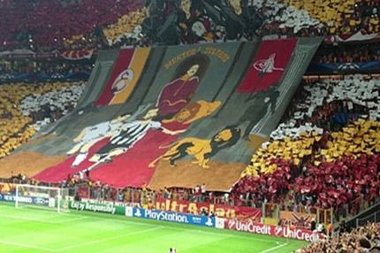 Το εκπληκτικό πανό της Γαλατάσαραϊ