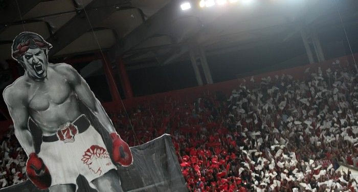 Το απίθανο κορεό των φίλων του Ολυμπιακού