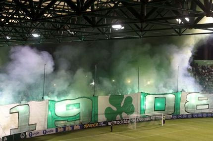 Το πανό της Θύρας 13