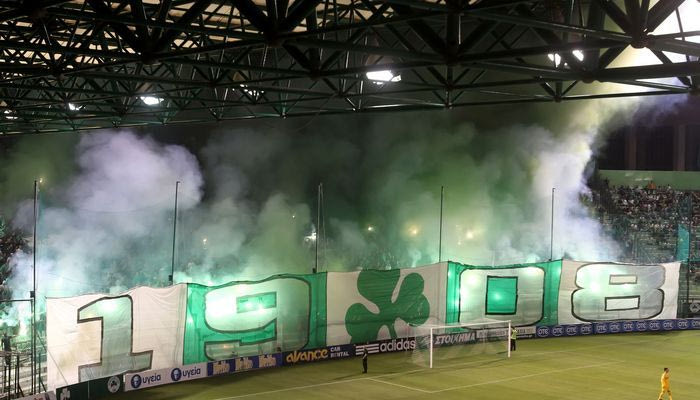 Το πανό της Θύρας 13