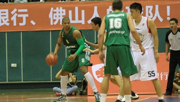 Στον πόντο η φιλική νίκη επί των Λάιονς