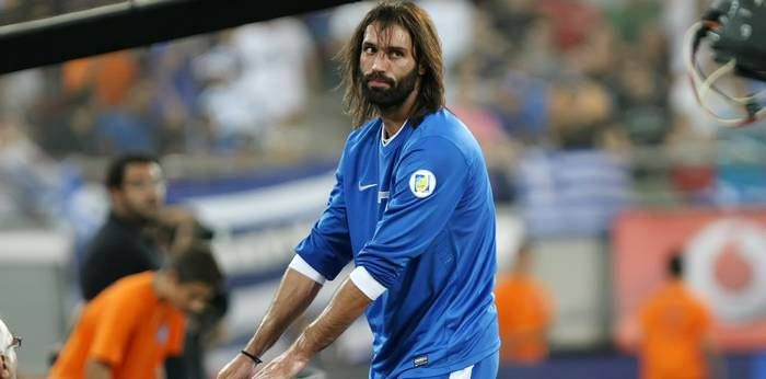 O Sam δεν μασάει και τα χώνει