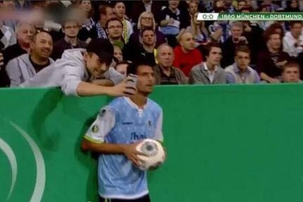 Η selfie φωτογραφία φιλάθλου με παίκτη εν ώρα αγώνα