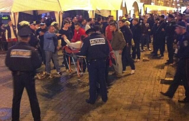 Στο νοσοκομείο τρεις Άγγλοι από μαχαιριές