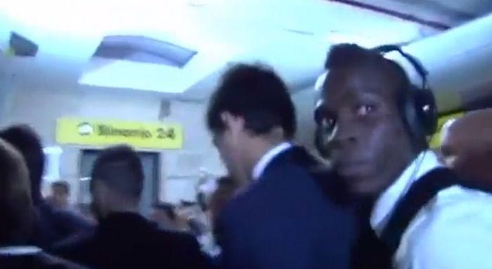 Ο Μπαλοτέλι χτύπησε κάμεραμαν