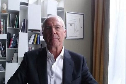 Μπεκενμπάουερ: “Επικοινώνησα με εξωγήινους”