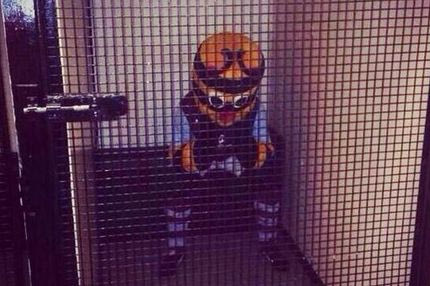 Αποβλήθηκε και κλειδώθηκε η μασκότ της Μπέρνλι!