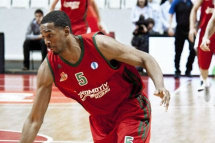 Κάρφωμα μπροστά στον Γλυνιαδάκη