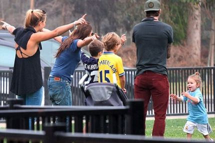 Στα χνάρια του μπαμπά η μικρή Μπέκαμ