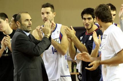 Καλαφατάκης: “Αποζημιώσαμε τον κόσμο”. Βετούλας: “Εκτός τόπου και χρόνου οι Αμερικανοί κοντοί”