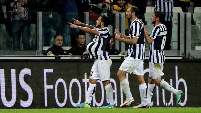 10η αγ.: Χέρι χέρι Νάπολι, Γιουβέντους, νέα γκέλα για Μίλαν, γκολ ο Κονέ