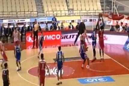 Ο Ντάνστον δοκιμάζει τις αντοχές της μπασκέτας