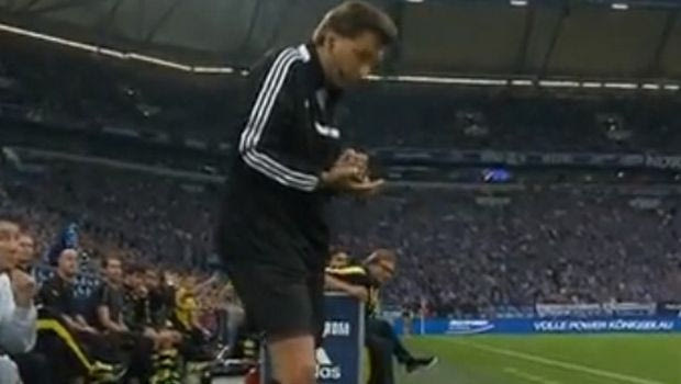 Το σουτ του Κλοπ στο κεφάλι του 4ου