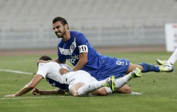“Μη γελάς που έπεσα, κλάψε γιατί σηκώνομαι”