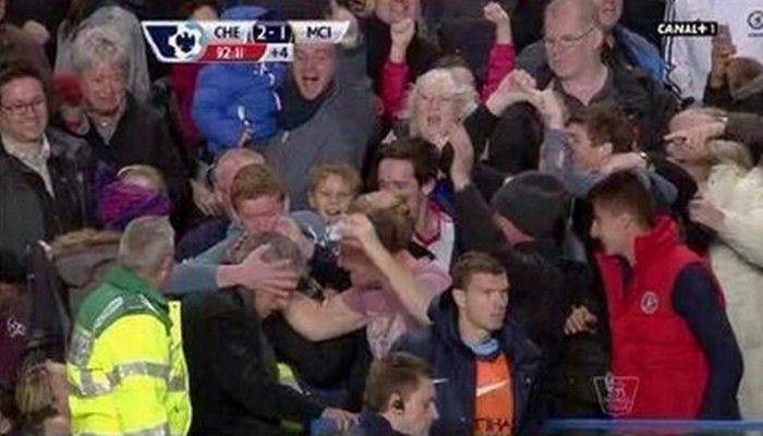 Ο Μουρίνιο πανηγυρίζει στις εξέδρες!