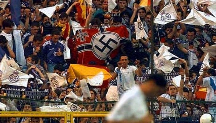 “Καμπάνα” για ναζιστικό πανό