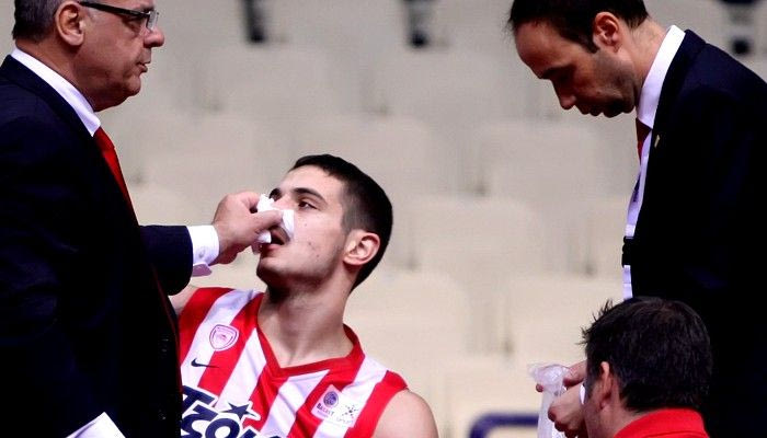 Κάταγμα ο Παπαπέτρου