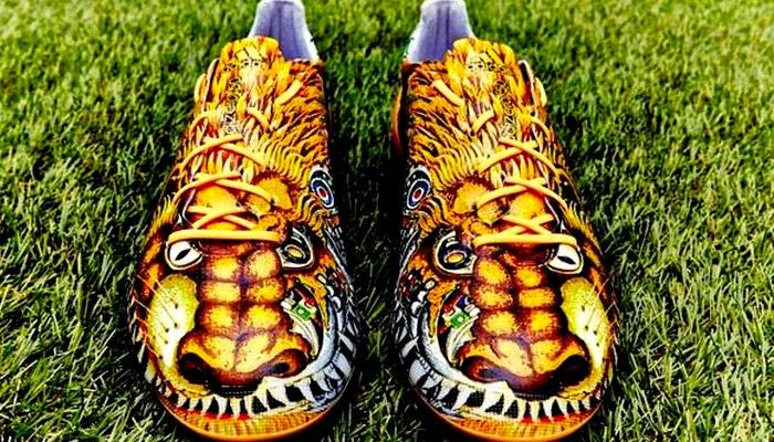 Τα φοβερά παπούτσια του Ικάρντι