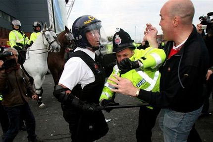 Αυξήθηκαν οι συλλήψεις στα γήπεδα της Αγγλίας