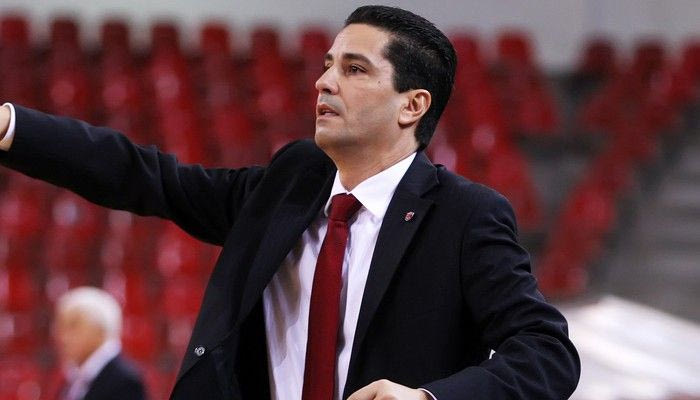 Σφαιρόπουλος: “Ψάξαμε τους φρέσκους”. Φλεβαράκης: “Μας στοίχισε η τεχνική ποινή”