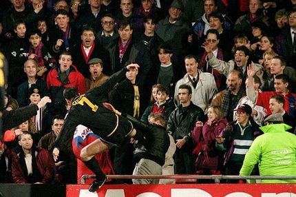 Γιορτάζουν την κλωτσιά του Καντονά οι φίλοι της Γιουνάιτεντ