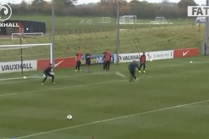 Γκολ σε προπόνηση με εναέριο τακουνάκι!