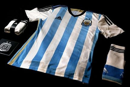 Η adidas παρουσιάζει τις ελαφρύτερες εμφανίσεις εθνικών ομάδων που έγιναν ποτέ