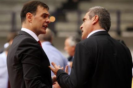 Κοιτάζουν, αλλά δεν… αγοράζουν