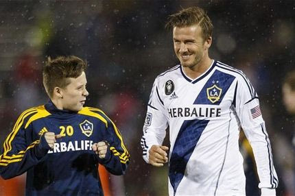 Προπονήσεις με τη Γιουνάιτεντ ο γιος του Μπέκαμ