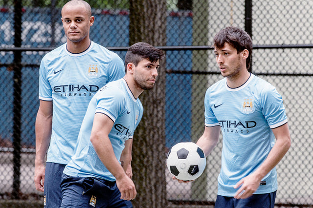 Οι παίκτες της Σίτι “μαγεύουν” στους δρόμους της Νέας Υόρκης