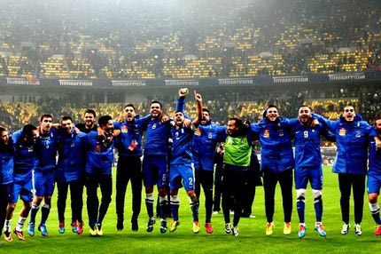 H κριτική των Ελλήνων διεθνών