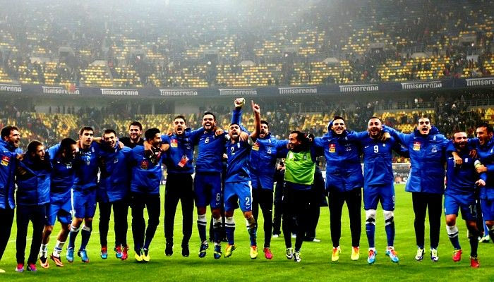 H κριτική των Ελλήνων διεθνών