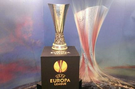 Το ελληνικό κοινό αγκάλιασε το Κύπελλο του UEFA Europa League και την HTC