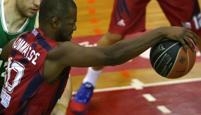 Στα θαλασσί ο Κόμματος