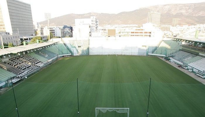 “Γήπεδο στη Λεωφόρο”