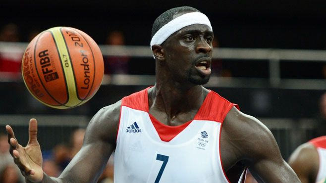 “Οδοστρωτήρας” ο Μενσά Μπονσού