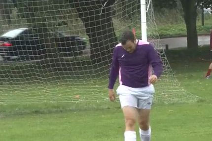 Έβαλε αυτογκόλ και έφυγε από το γήπεδο!