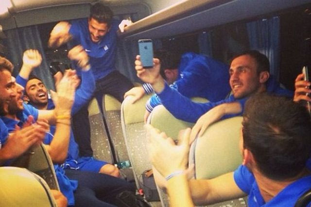 Μια “τρελή” πτήση με Μανωλά και Τζαβέλλα