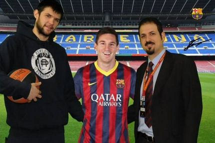 Ο Κώστας Παπανικολάου στο μουσείο της Μπαρτσελόνα