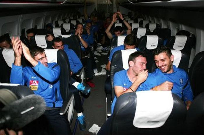 Σάμπα στο πούλμαν της Εθνικής