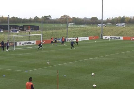 Εντυπωσιακό γκολ στην προπόνηση από τον Μόρισον